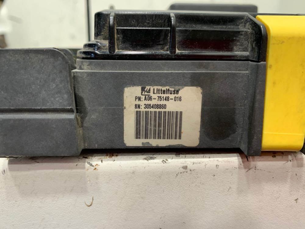 Western Star A0676148016 fuse panel from 2015 Western Star 4900, used