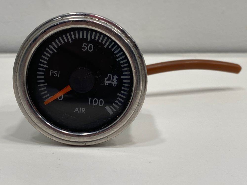 Freightliner A2267605100 air pressure gauge from 2015 Freightliner Cascadia, used