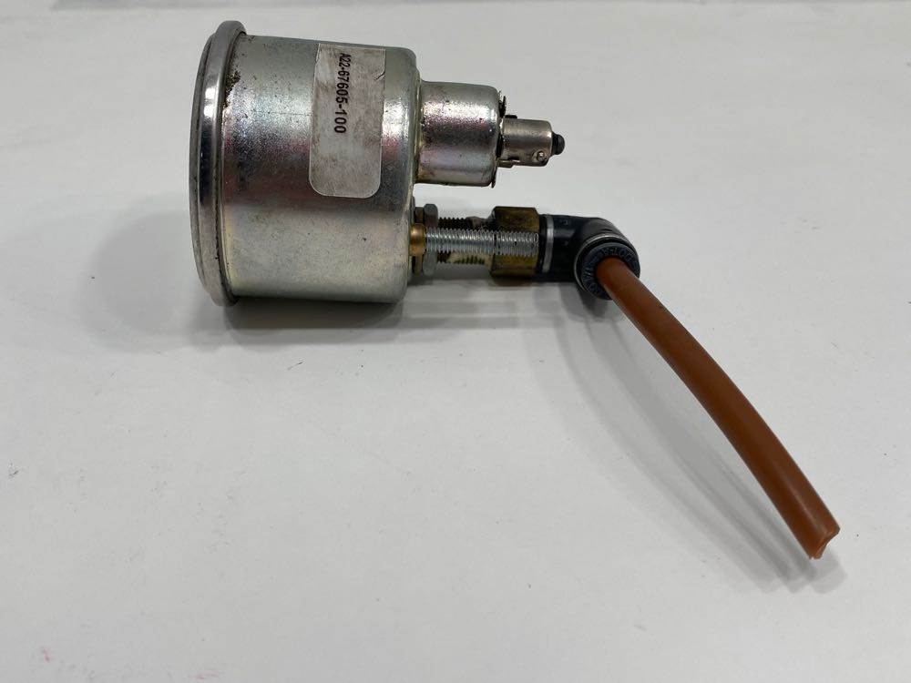 Freightliner A2267605100 air pressure gauge from 2015 Freightliner Cascadia, used - view 2 of 5