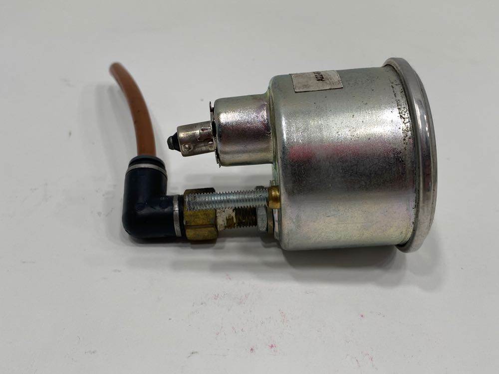 Freightliner A2267605100 air pressure gauge from 2015 Freightliner Cascadia, used - view 4 of 5