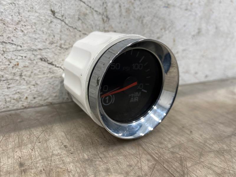Kenworth Q431111101 primary air pressure gauge from 2013 Kenworth T660, used