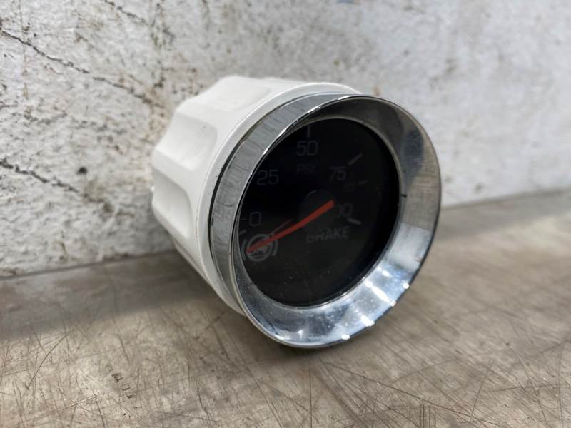 Kenworth Q431092103 brake pressure gauge from 2010 Kenworth T660, used