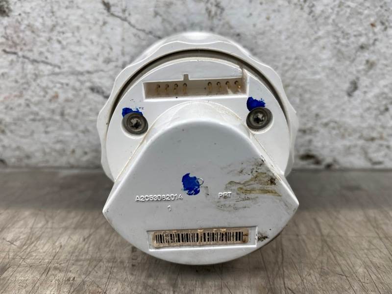 Kenworth Q431092107 trans temp gauge from 2010 Kenworth T660, used - view 6 of 7