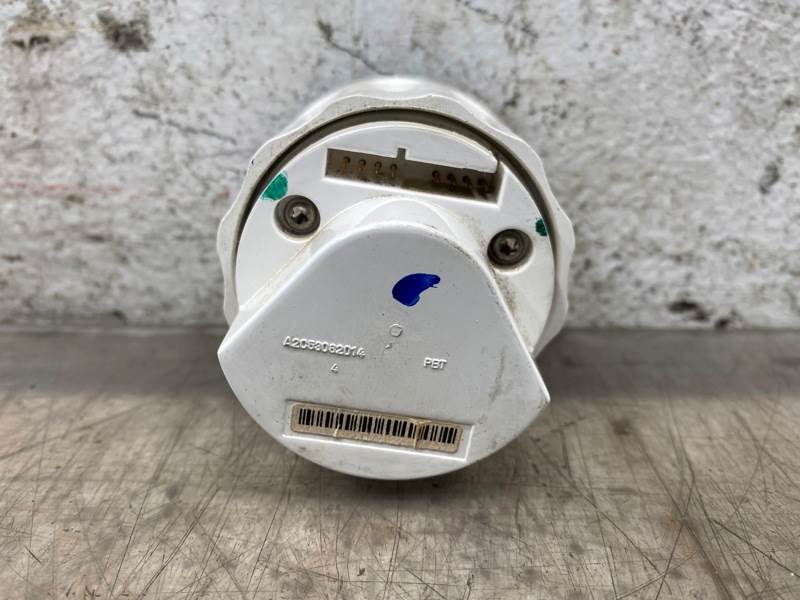 Kenworth Q431092102 secondary air gauge from 2010 Kenworth T660, used - view 6 of 7