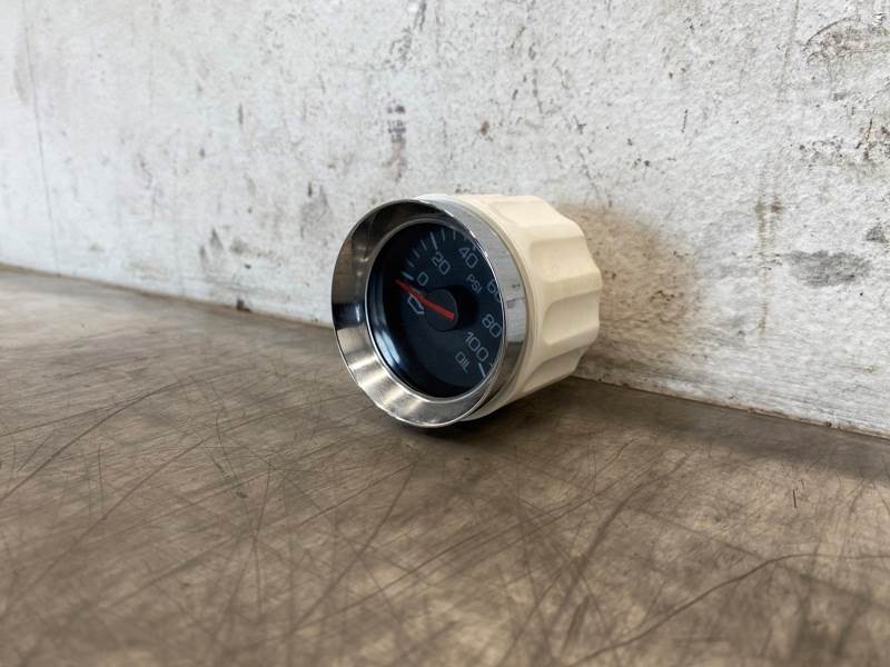 Kenworth Q431092104C oil pressure gauge from 2007 Kenworth T800, used