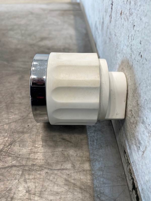 Kenworth Q431092104C oil pressure gauge from 2007 Kenworth T800, used - view 3 of 7