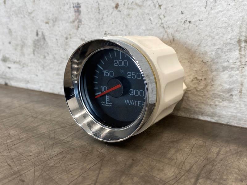 Kenworth Q431092105C water temperature gauge from 2007 Kenworth T800, used