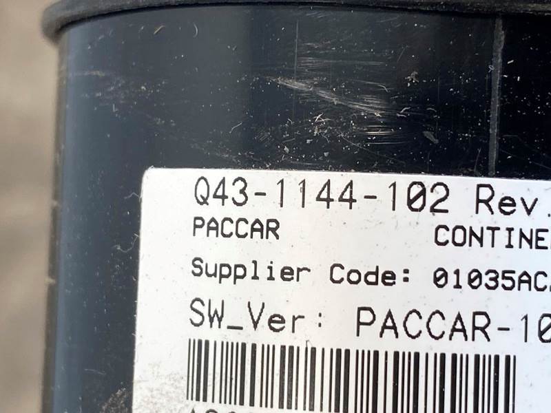 Kenworth Q431144102 secondary air gauge from 2013 Kenworth T800, used - view 7 of 7