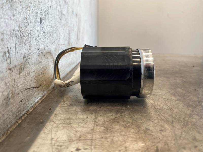 Kenworth Q431144310 DEF gauge from 2013 Kenworth T800, used - view 2 of 3