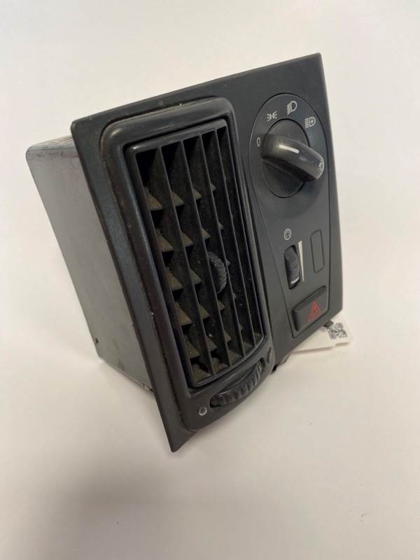 Volvo 20466305 headlight switch from 2007 Volvo VNL Gen 2, used