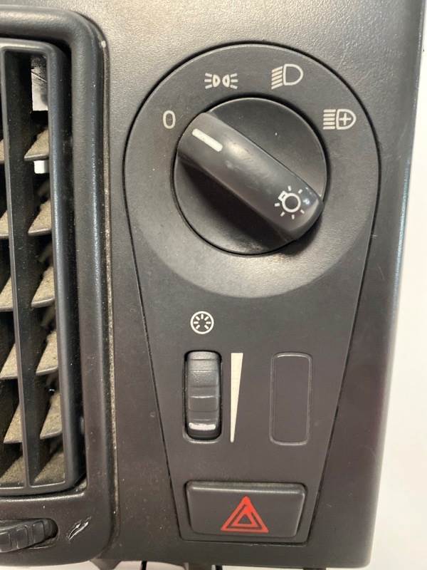 Volvo 20466305 headlight switch from 2007 Volvo VNL Gen 2, used - view 2 of 2