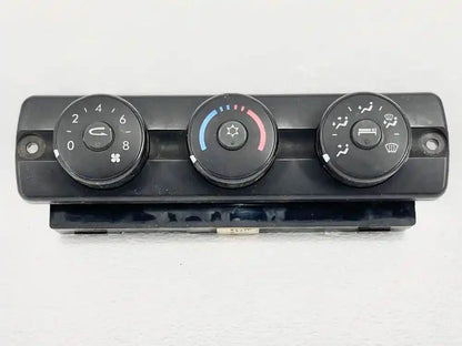 Used Freightliner A22-60645-101 heater & A/C control panel, photo 1