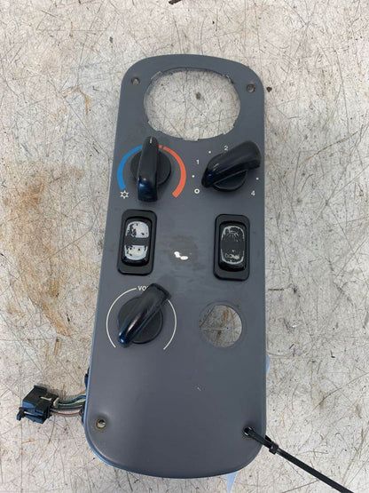 Freightliner 2246623003 sleeper climate control from 2007 Freightliner Century Class, used