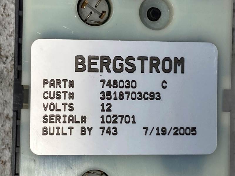 Used International 748030 dash climate control panel, photo 6