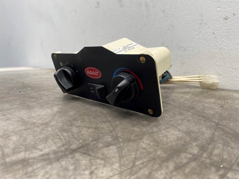 Used Peterbilt 29-06215 sleeper climate control panel, photo 1