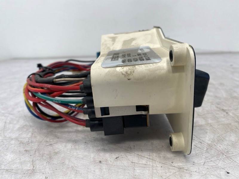 Used Peterbilt 1805003 sleeper climate control panel, photo 3