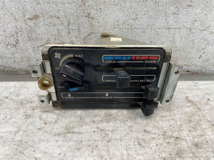 Volvo 758019 climate control panel from 1997 Volvo ACL, used - view 2 of 7
