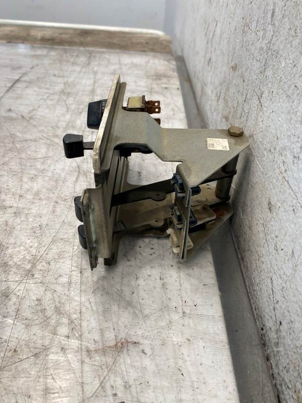 Volvo 758019 climate control panel from 1997 Volvo ACL, used - view 3 of 7