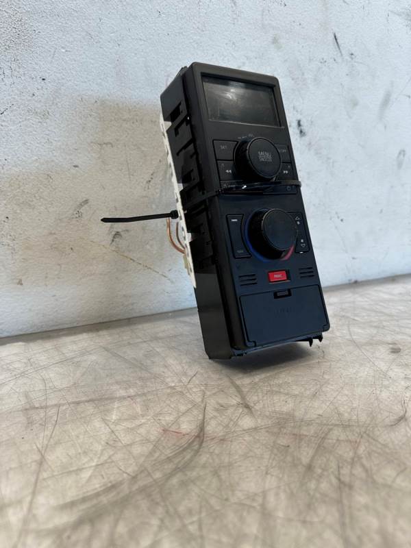 Volvo 22382004 sleeper climate control from 2015 Volvo VNL Gen 2, used