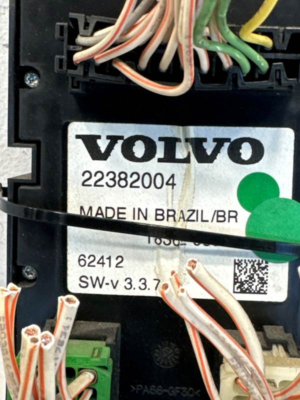 Volvo 22382004 sleeper climate control from 2015 Volvo VNL Gen 2, used - view 4 of 4