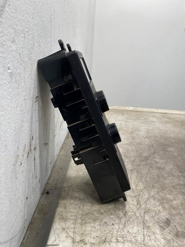 Used Volvo 21693236 sleeper climate control panel, photo 4