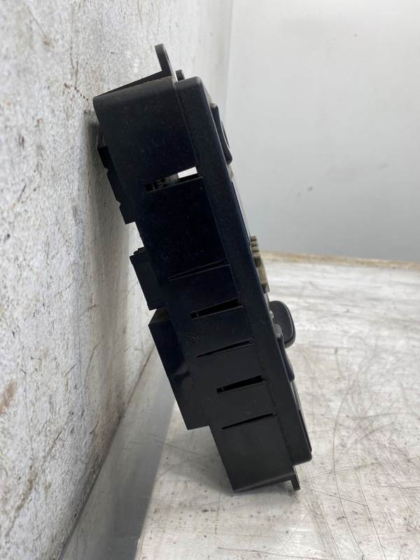 Used Volvo 20484504 sleeper climate control panel, photo 4