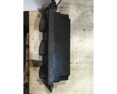 Used International 3545543C5 heater & A/C control panel, photo 2