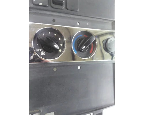 Used International 16900950 sleeper climate control panel, photo 1