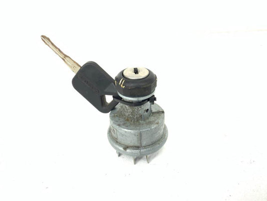 Volvo 21203310 ignition switch with key from 2013 Volvo VNL, used