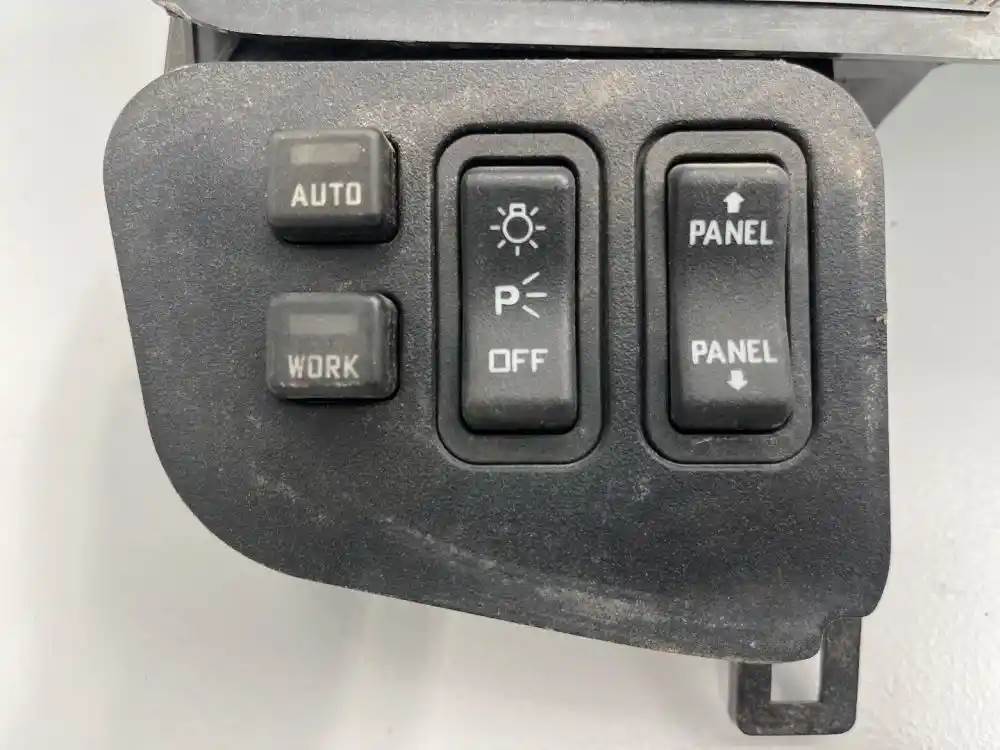 International 3868156F91 instrument cluster from 2011 International ProStar, used - view 4 of 6