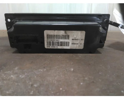Used International 3827580C1 heater & A/C control panel, photo 2