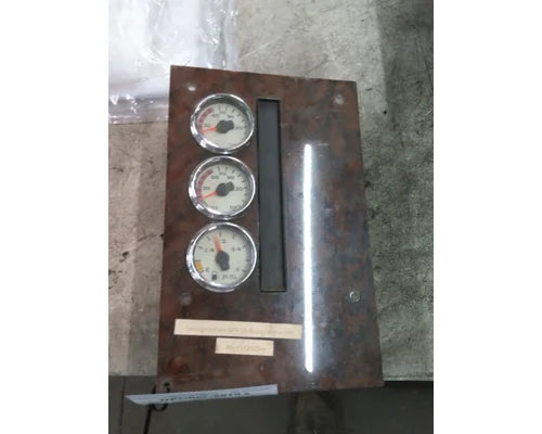 International 3592551C91 gauge panel (3 gauges) from 2006 International 9400i, used