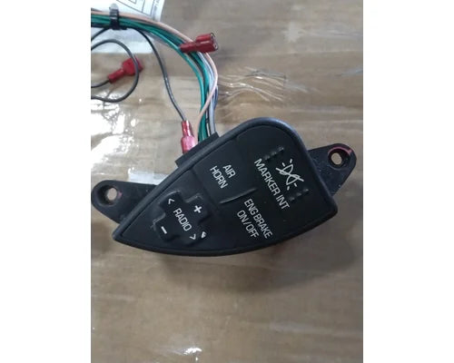 Used International 2604749C91 steering wheel switch pods, photo 2