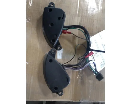 Used International 2604749C91 steering wheel switch pods, photo 3