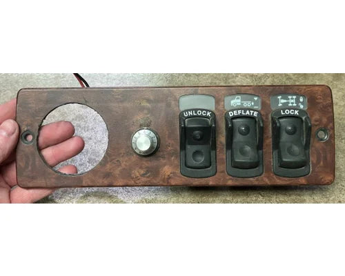 Used Kenworth S64-1018-3 dash switch panel, photo 1