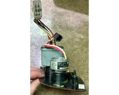 Used Kenworth S64-1039-1 dash switch panel, photo 2