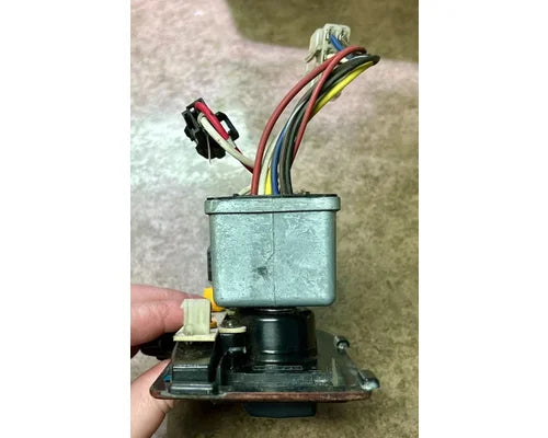 Used Kenworth S64-1039-1 dash switch panel, photo 4