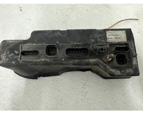 Mack 15MS577M fuse block panel from 2011 Mack CXU612, used - view 2 of 3