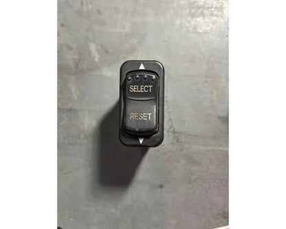Peterbilt 16-07417-3F4FA82D61 Select/Reset switch from 2012 Peterbilt 387, used