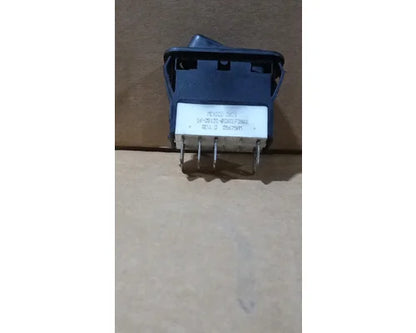 Peterbilt 16-091218C8EEF2A11 engine brake On/Off switch from 2009 Peterbilt 386, used - view 2 of 3