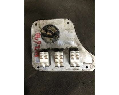 Used Peterbilt S64-6096M02-501 ignition key switch panel, photo 2