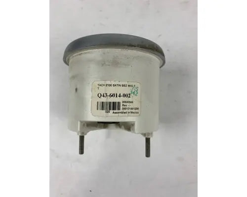 Peterbilt Q43-6014-002 tachometer from 2009 Peterbilt 387, used - view 2 of 3