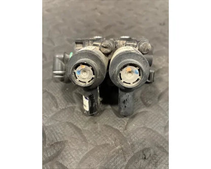 Peterbilt G906119102L60000 solenoid valve module from 2015 Peterbilt 579, used