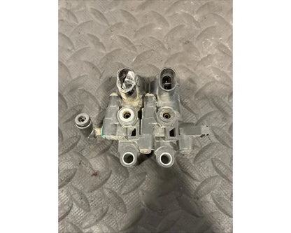 Peterbilt G906119102L60000 solenoid valve module from 2015 Peterbilt 579, used - view 3 of 3