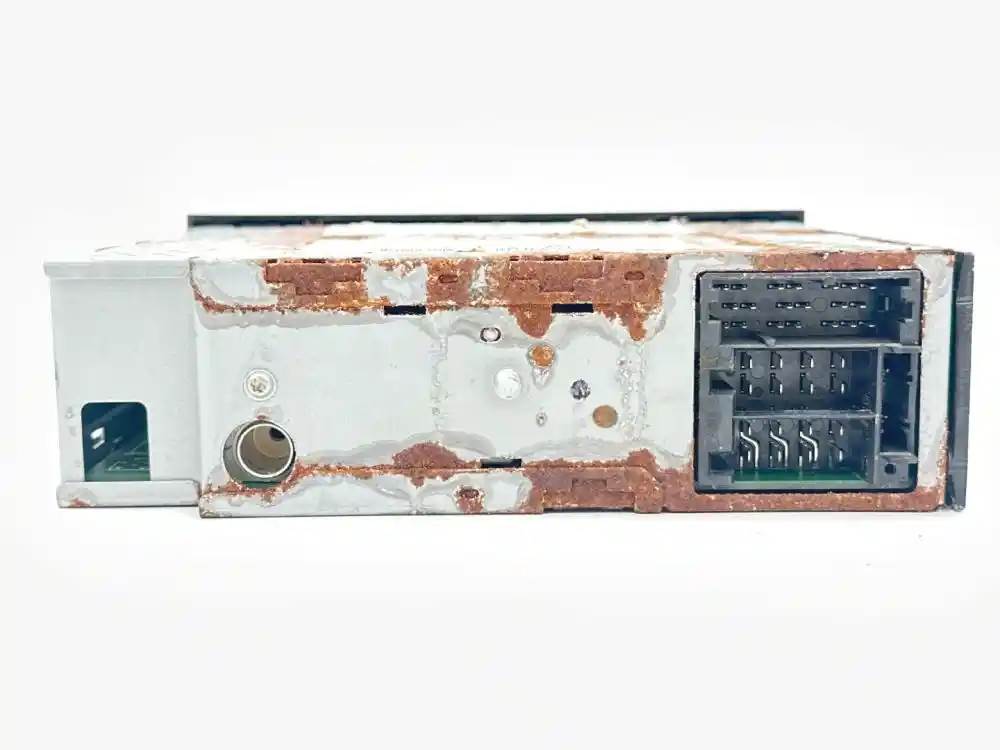 Used Freightliner 28478905 AM/FM/CD radio, photo 2