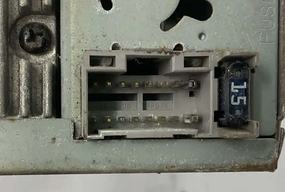 Used Freightliner CQ-C1101U AM/FM/CD radio, photo 2