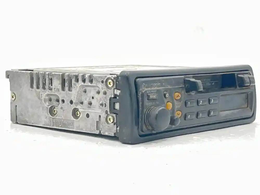 Used International 3580234C1 AM/FM/WB cassette radio, photo 2