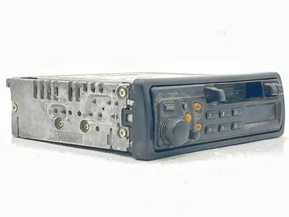 Used International 3580234C1 AM/FM/WB cassette radio, photo 2