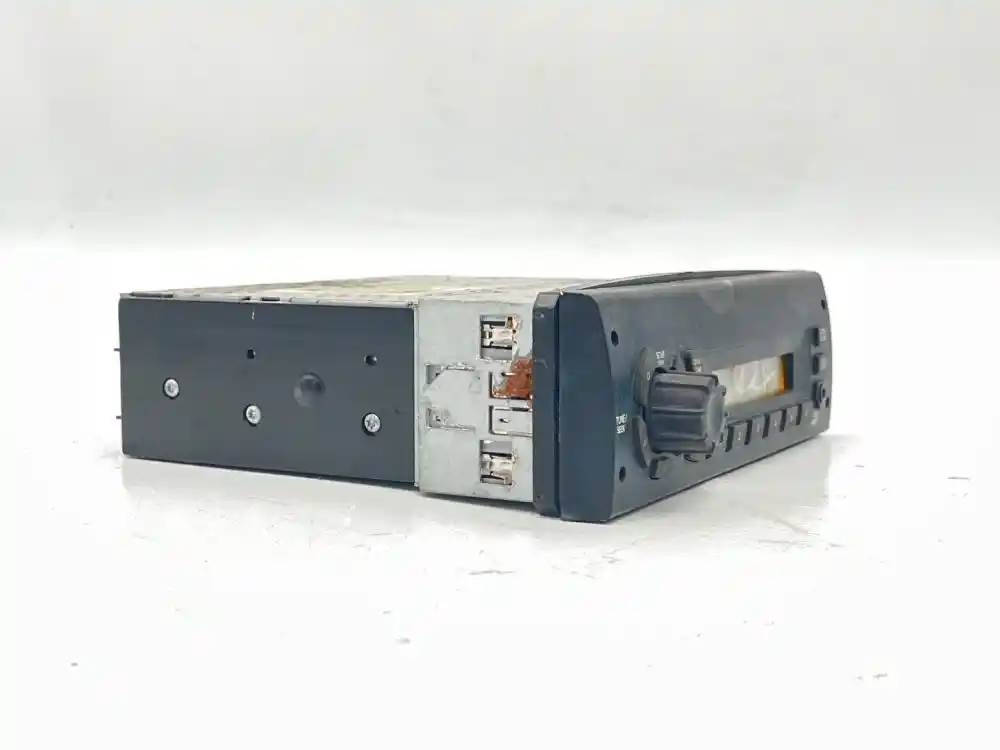 Used International 28127766 AM/FM/WB radio, photo 2