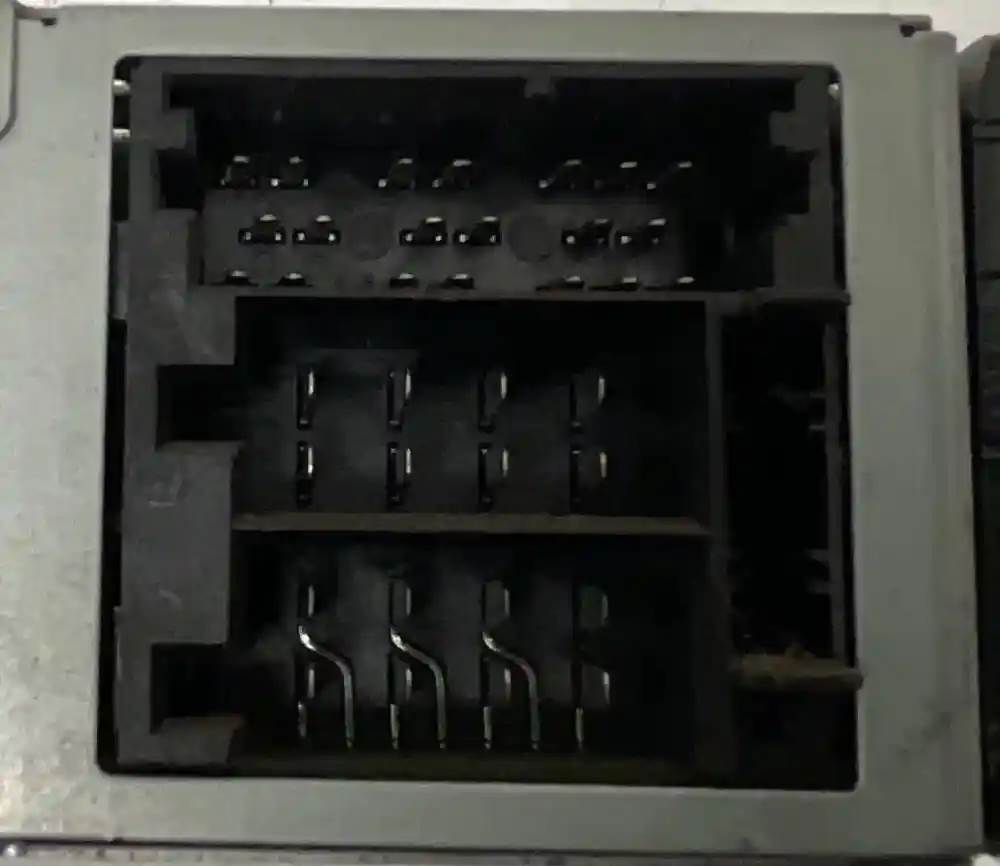 Used International 3626169C1 AM/FM/CD radio, photo 3